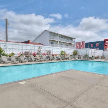 3 Bedroom Condo, Ocean Views & Short Walk To Beach! Oak Island Εξωτερικό φωτογραφία