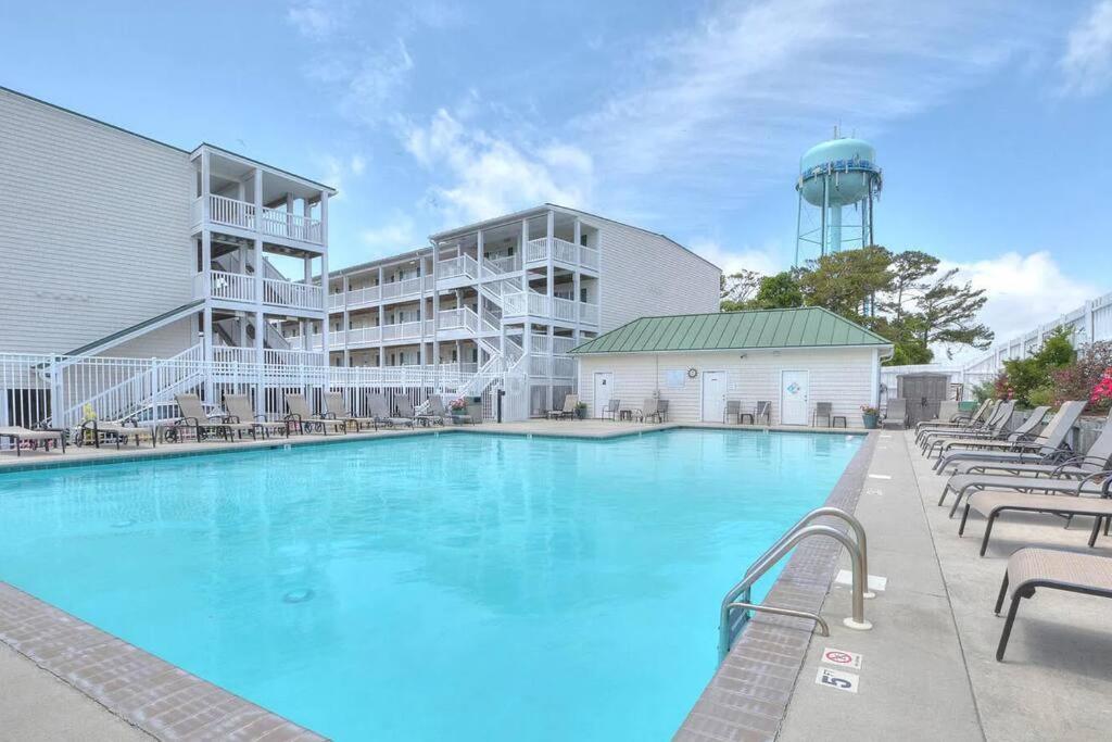 3 Bedroom Condo, Ocean Views & Short Walk To Beach! Oak Island Εξωτερικό φωτογραφία