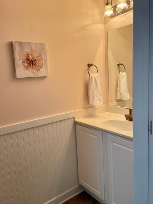 3 Bedroom Condo, Ocean Views & Short Walk To Beach! Oak Island Εξωτερικό φωτογραφία