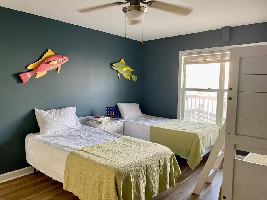 3 Bedroom Condo, Ocean Views & Short Walk To Beach! Oak Island Εξωτερικό φωτογραφία